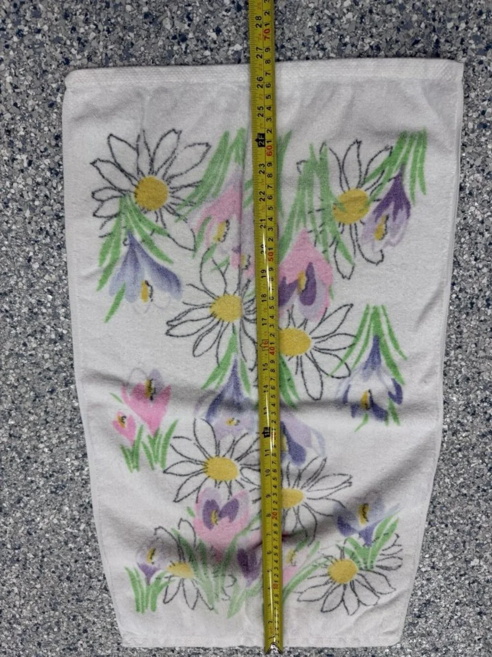 Vintage Springmaid White Hand And Bath Towel Wildflowers Daisy Iris Shabby Chic